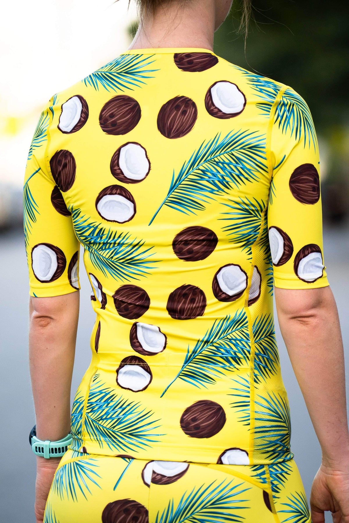 The Sweat Aesthetic Triathlon Short Sleeve Top Extra Small Women&#39;s Triathlon Top - Coconuts